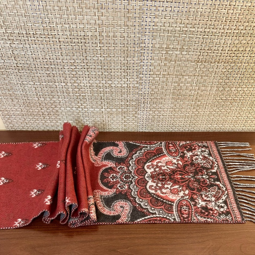 🌟HP🌟NWOT Cashmink Red & Gray Paisley Scarf V. FRAAS - Picture 3 of 13